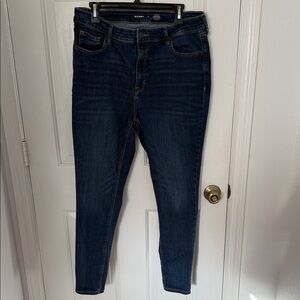 Old Navy Women's Dark Blue, high rise, rockstar, super skinny, smooth pockets